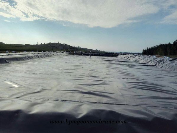 smooth- geomembrane hdpe pond liner-in-Sri-Lanka