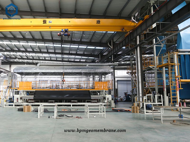 Automatic geomembrane production equipment