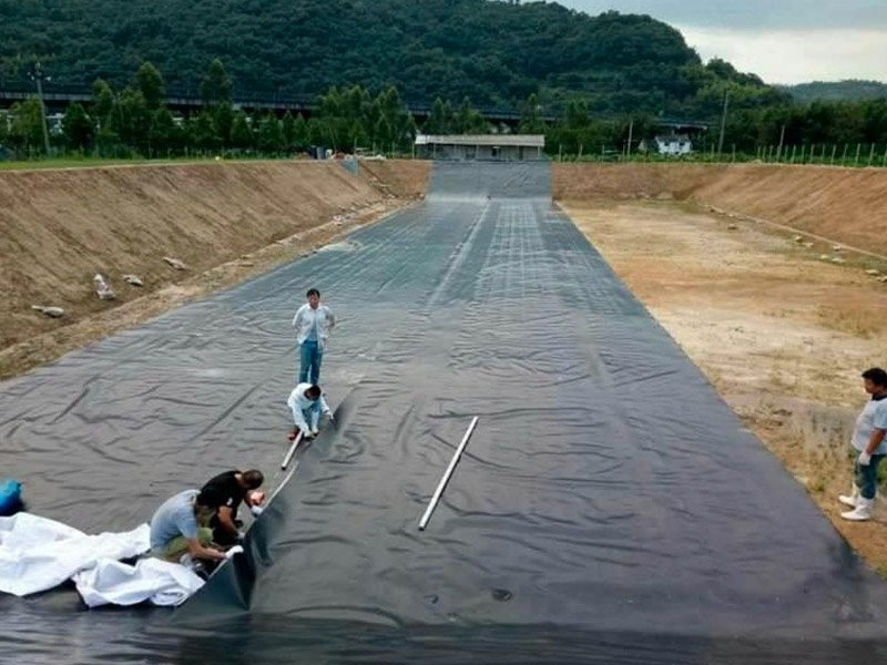 How to Install Geomembrana for Water Containment