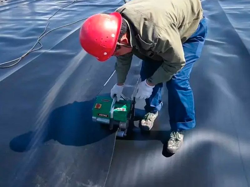 How to Install Geomembranas